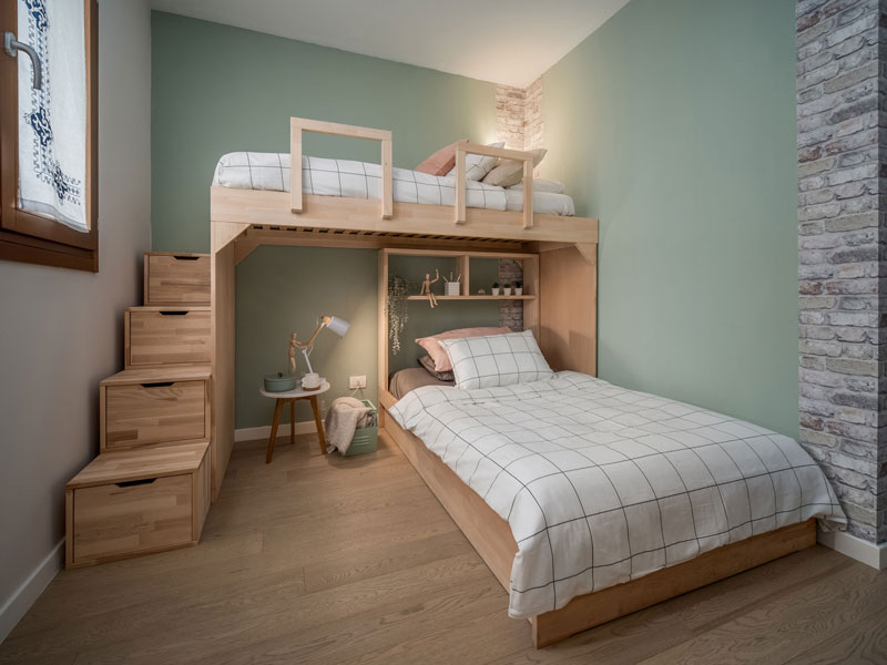 Schlafzimmer mit Zwischengeschoss, 2-3 Betten