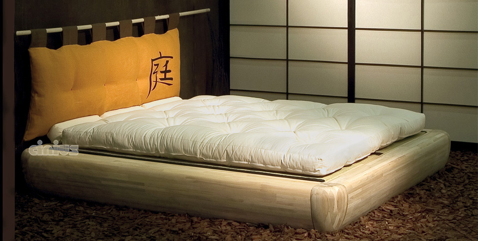 Letto Arca di Cinius in legno massello con futon giapponese