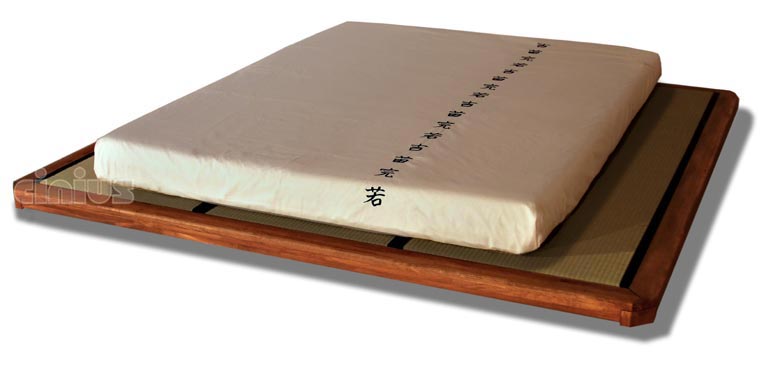 Letto DOJO in legno massello lamellare di faggio, tutto ad incastro senza parti metalliche (Magnetic Free). Studiato appositamente per contenere i Tatami.