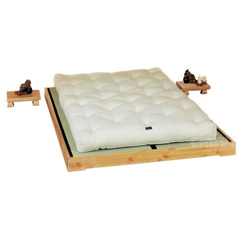 Letto basso Nokido di Cinius con tatami in stile giapponese con comodini