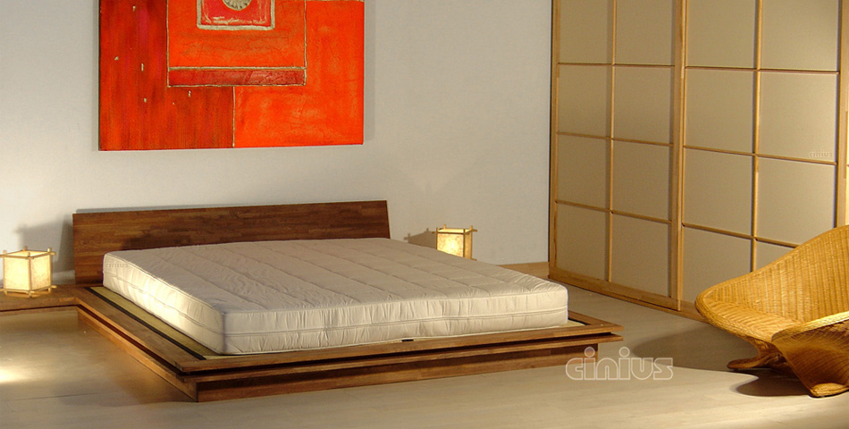 Letto Toki di Cinius: stile basso e orientale con tatami giapponese