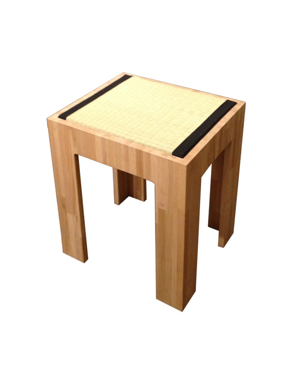 Sgabello Vertical di Cinius in legno con seduta in tatami orientale